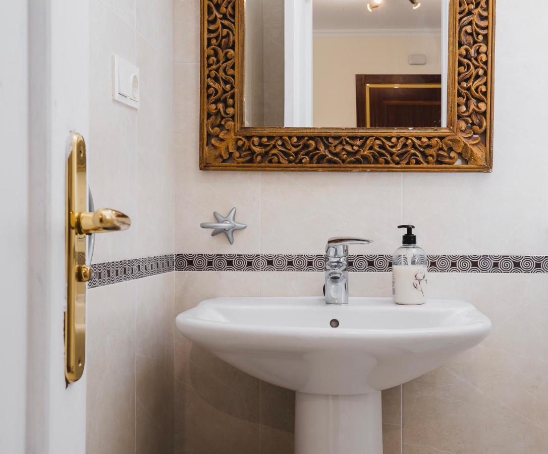 Apartamentos Lorien Milladoiro Exteriör bild